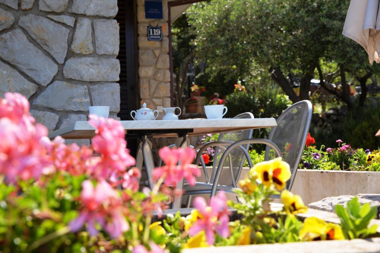 Apartments Palma & Pino Cres Εξωτερικό φωτογραφία
