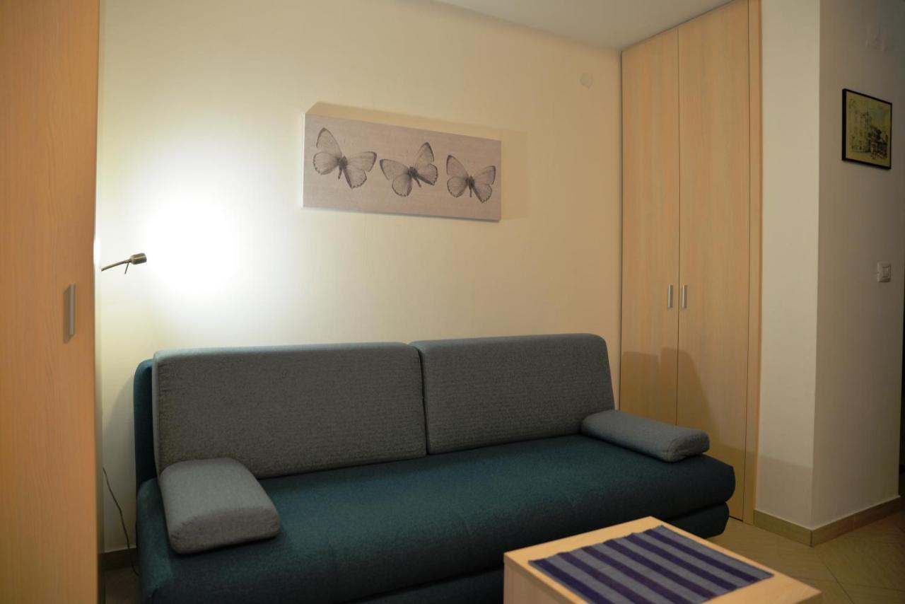 Apartments Palma & Pino Cres Εξωτερικό φωτογραφία