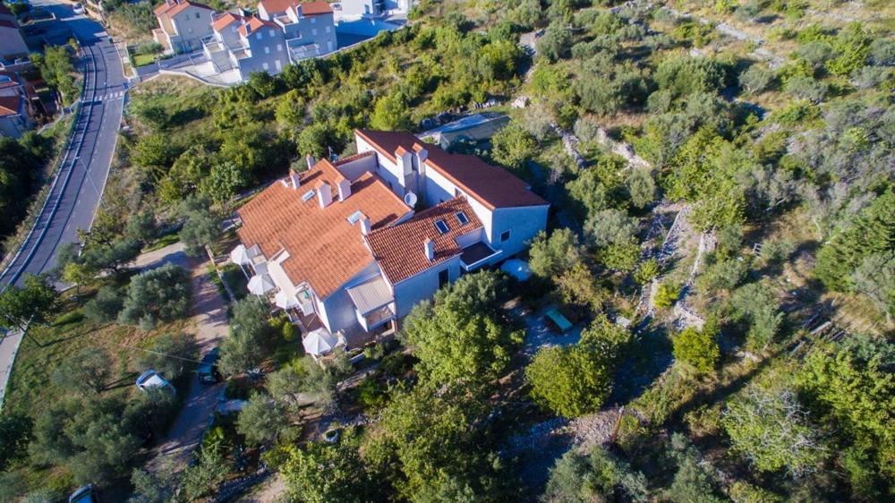 Apartments Palma & Pino Cres Εξωτερικό φωτογραφία