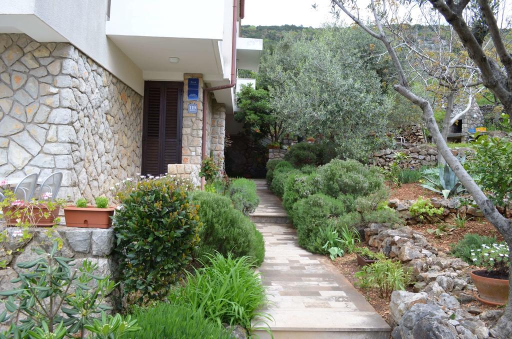 Apartments Palma & Pino Cres Εξωτερικό φωτογραφία