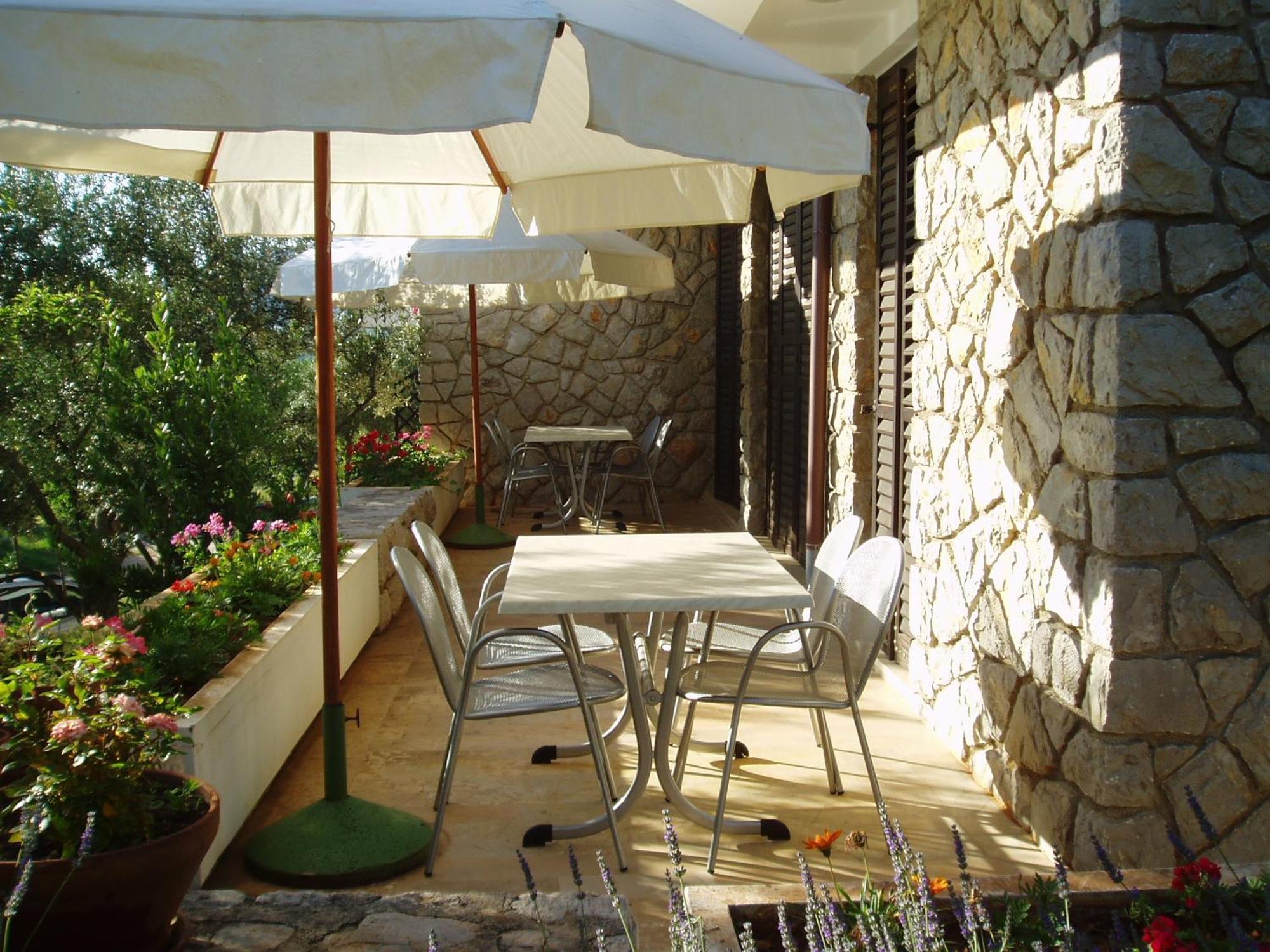Apartments Palma & Pino Cres Εξωτερικό φωτογραφία