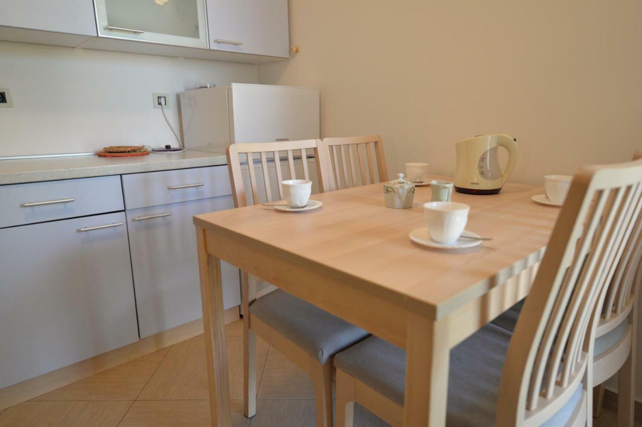 Apartments Palma & Pino Cres Εξωτερικό φωτογραφία